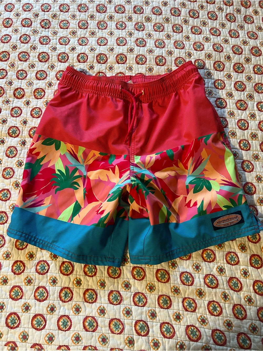 EUC Vineyard Vines Tropical Swim Trunks Boy’s size small / 8/10